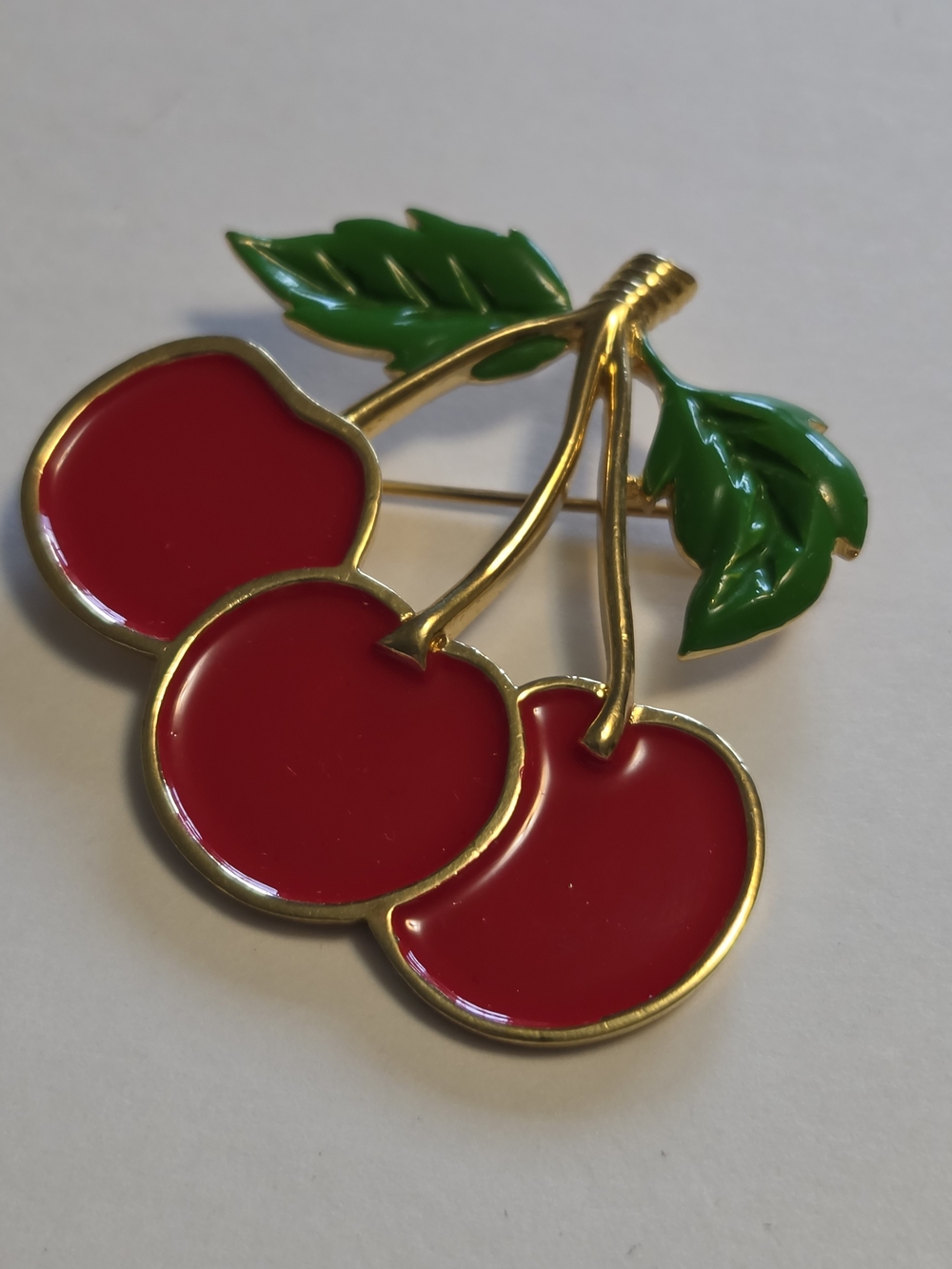 Vtg Crown Trifari 2" Triple Red Cherries Gold-Tone Brooch w Green Enamel Leaves